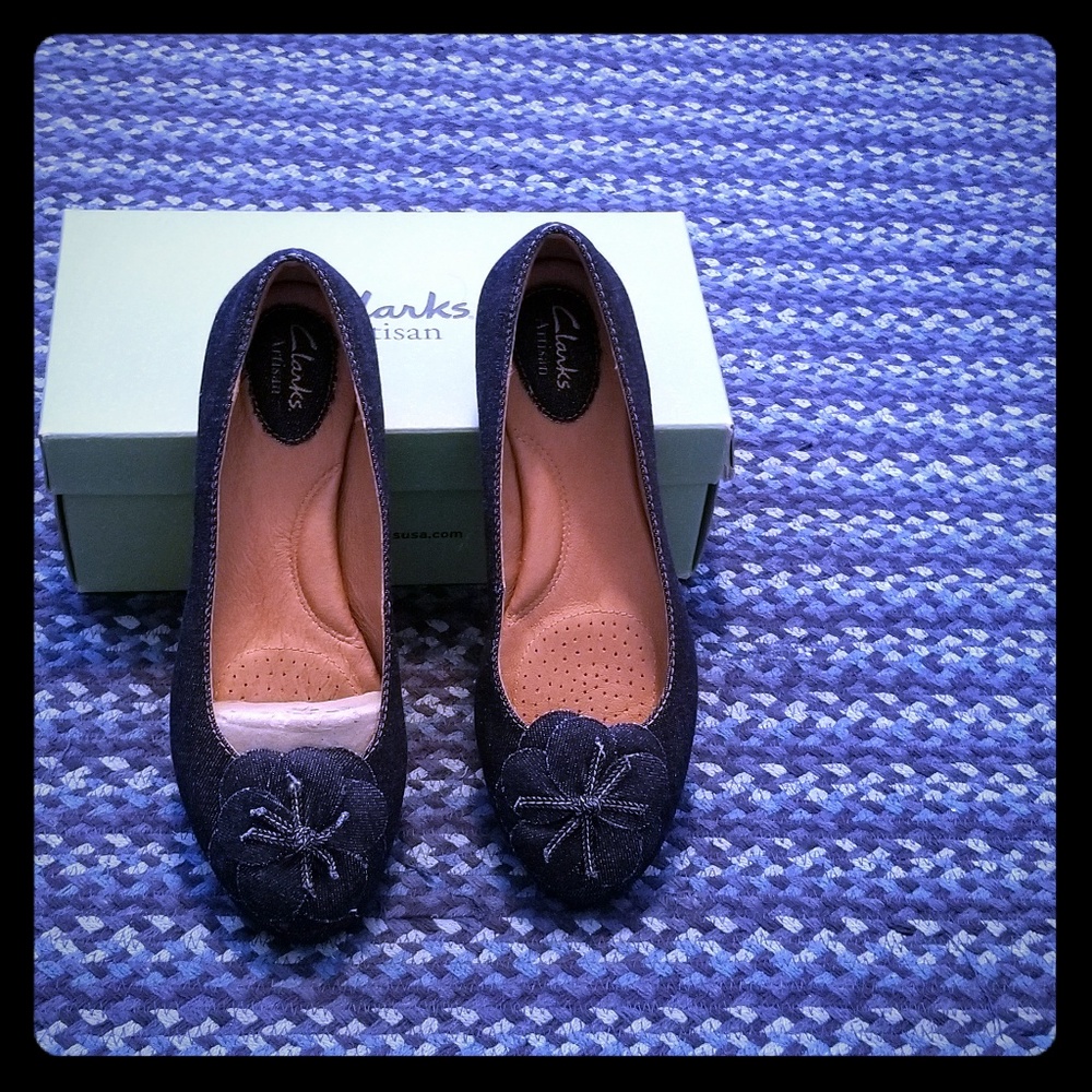 Clarks Artisan ballet flats